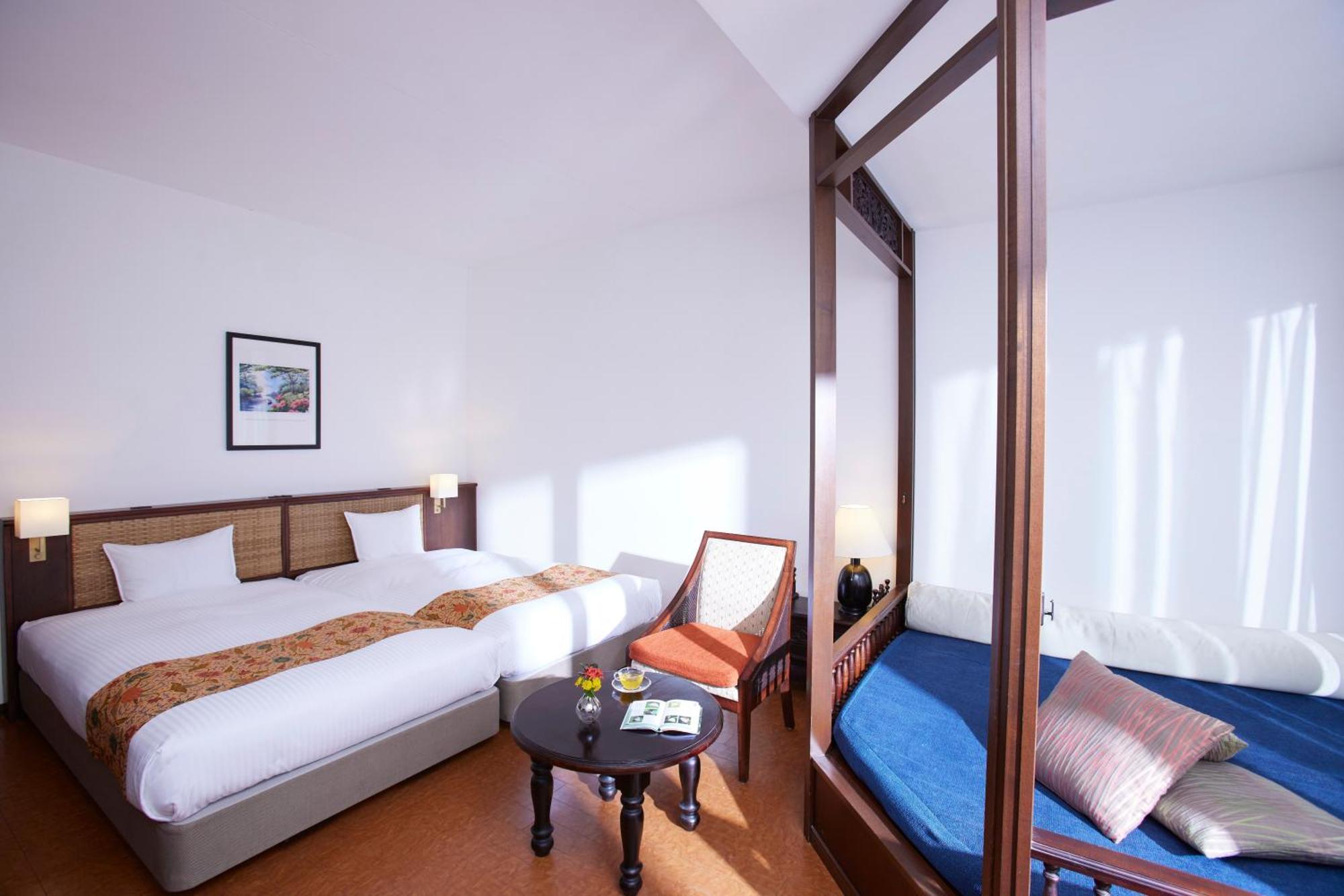 Iriomote Hotel By Hoshino Resorts Urauchi Екстериор снимка