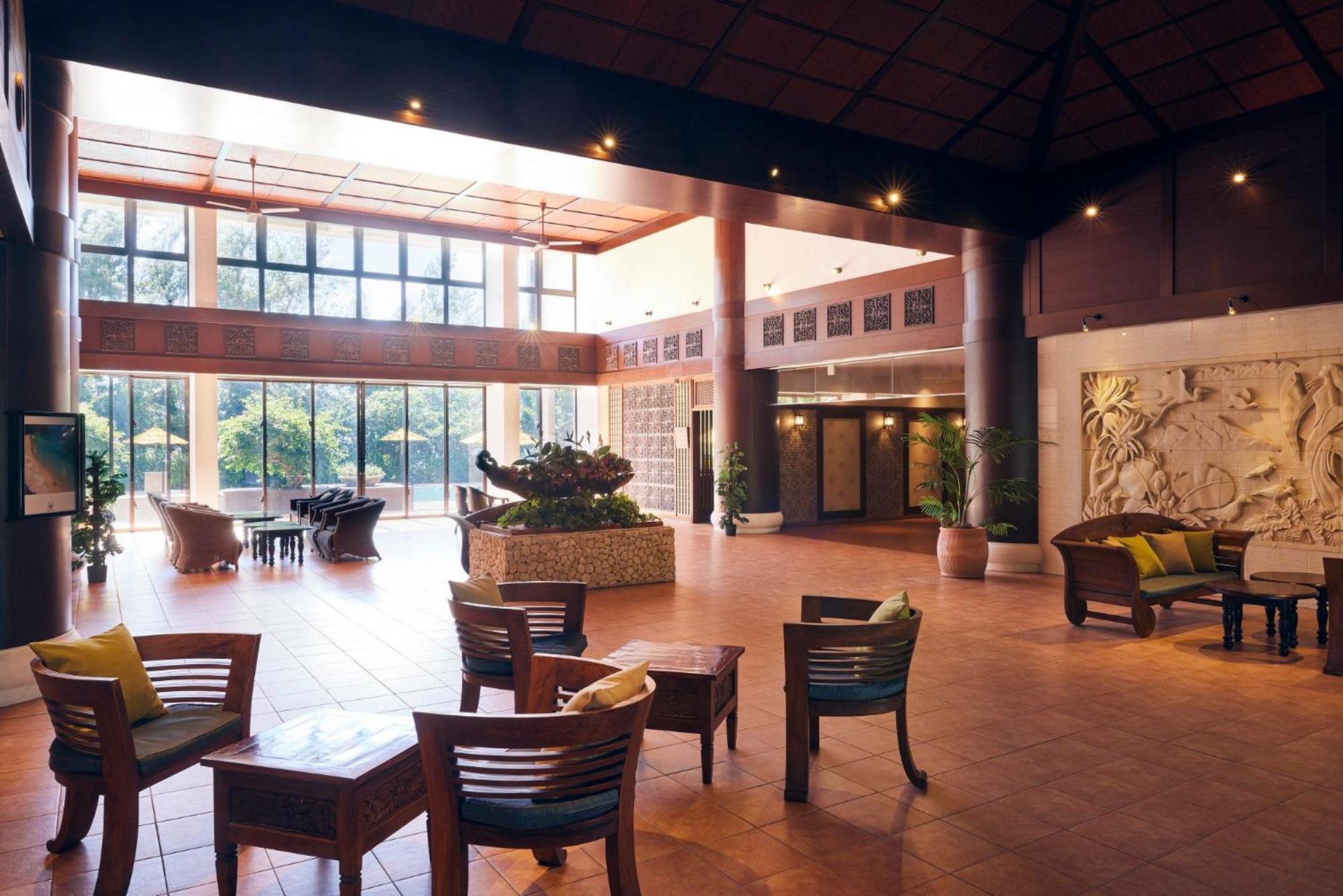 Iriomote Hotel By Hoshino Resorts Urauchi Екстериор снимка