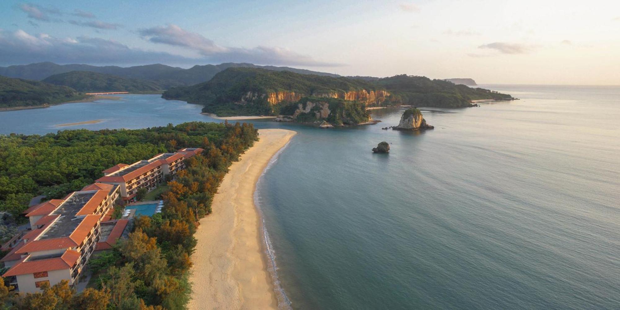 Iriomote Hotel By Hoshino Resorts Urauchi Екстериор снимка