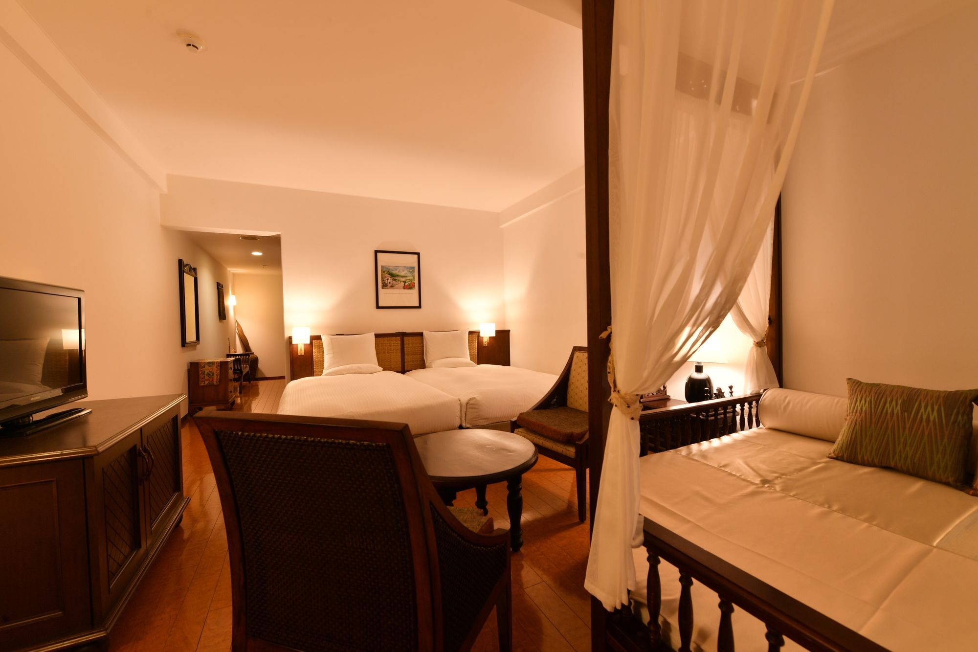 Iriomote Hotel By Hoshino Resorts Urauchi Екстериор снимка
