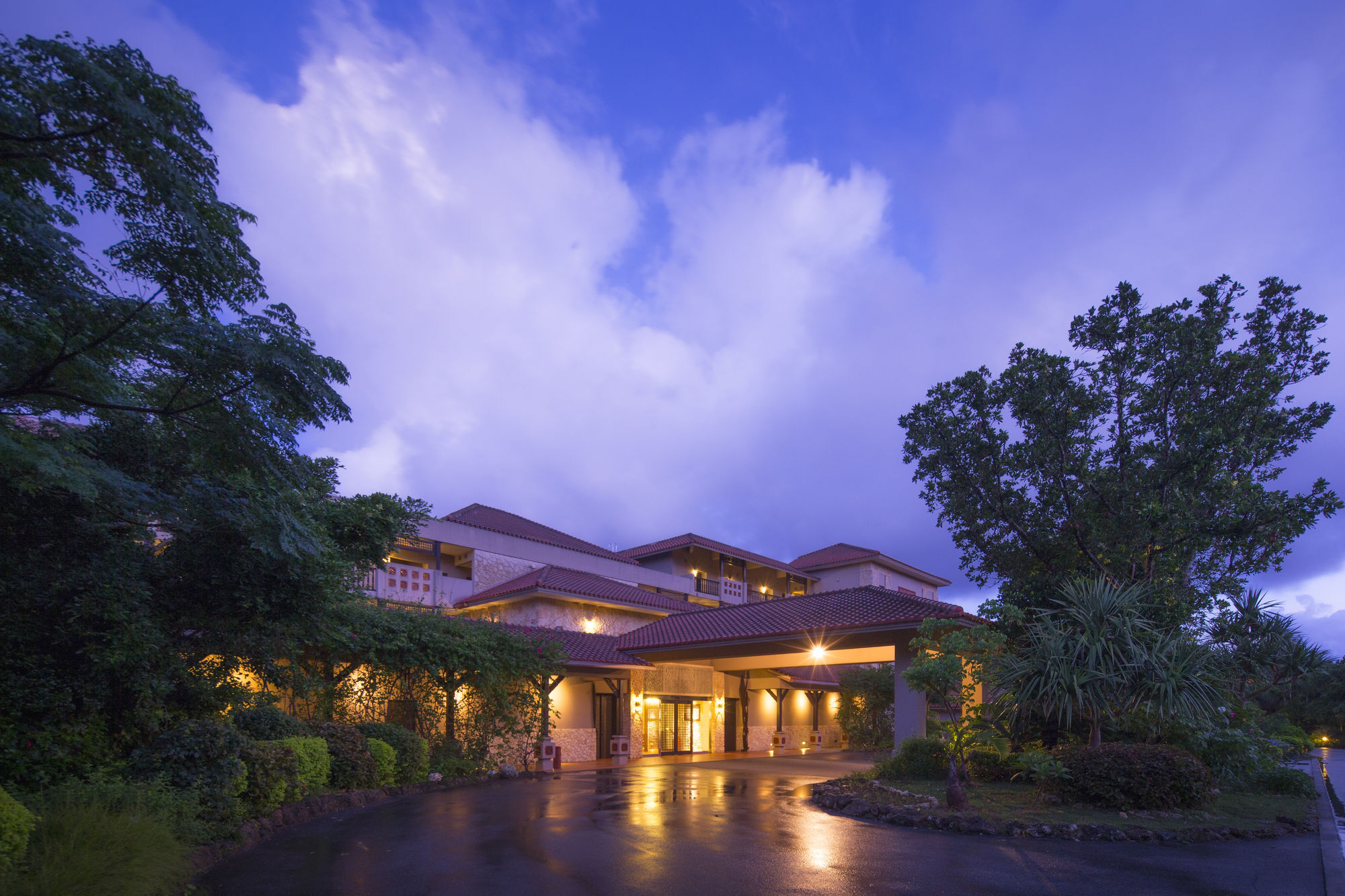 Iriomote Hotel By Hoshino Resorts Urauchi Екстериор снимка